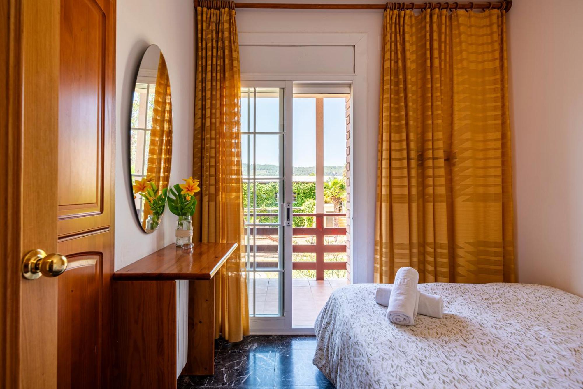 Espacio De Paz, Ideal Para Familias Villa Amalia La Llacuna Exterior foto