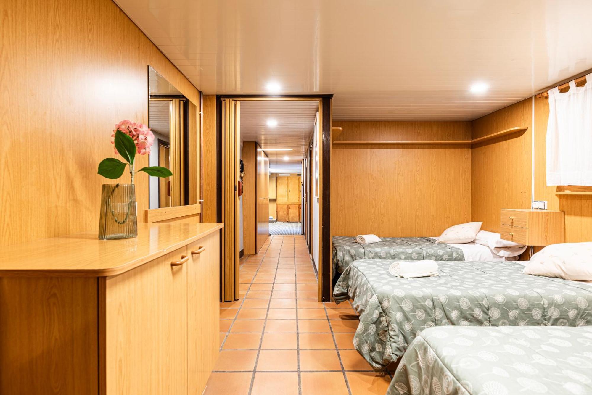 Espacio De Paz, Ideal Para Familias Villa Amalia La Llacuna Exterior foto
